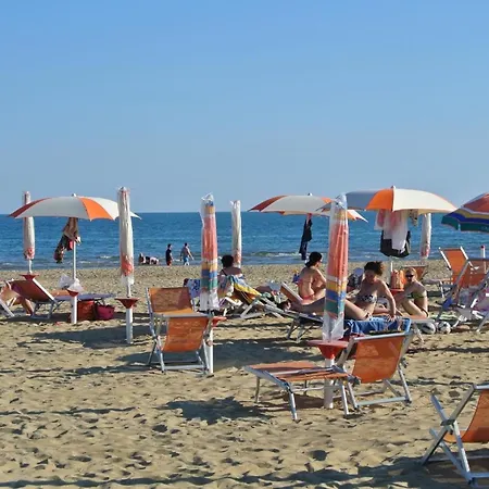 Ferienhaus Fuer 6 Personen Ca 45 Qm In Bibione, Adriakueste Italien Und Umgebung - B62824 Holiday home *
