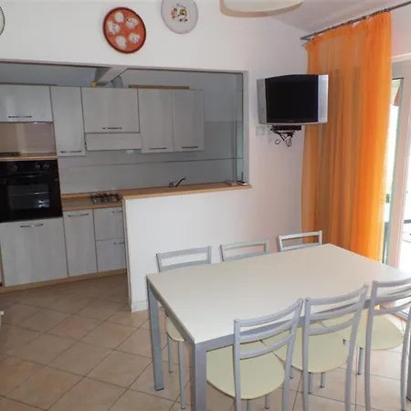 Ferienhaus Fuer 6 Personen Ca 45 Qm In Bibione, Adriakueste Italien Und Umgebung - B62824 *