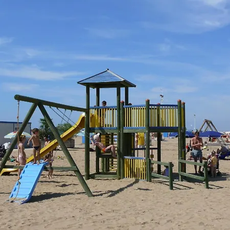 Ferienhaus Fuer 6 Personen Ca 45 Qm In Bibione, Adriakueste Italien Und Umgebung - B62824 * Bibione